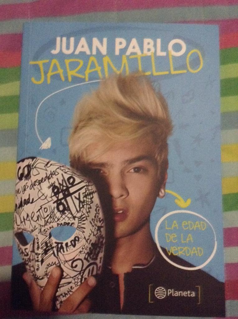 palitapiegi's tweet photo. @Juanjaramilloe 
Me ha encantado tú libro, ayer lo compré
Hoy, mientras veía tu vídeo era mirando también el libro😍🐘💙 http://t.co/hbvqiPUEOQ