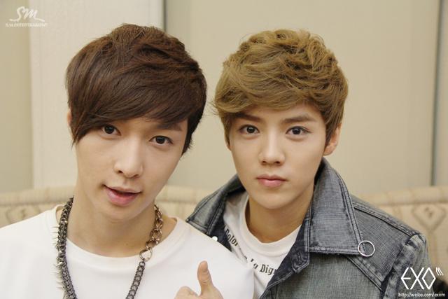 Kry94tal's tweet photo. "@soompi: #Luhan Sends His Well Wishes to #EXO’s #Lay http://t.co/OAtuvr9jvq http://t.co/EADOPsQ4se"