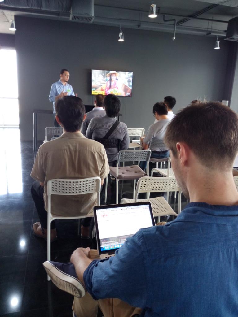 amranhassan_my's tweet image. #magic in the house at #maybankfintech #techgrind bangkok