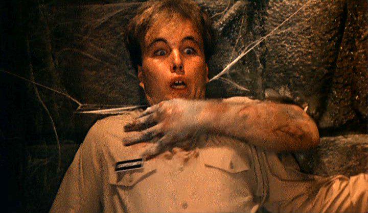 Echadle una mano con su fiesta...
Happy Birthday, Clint Howard! 