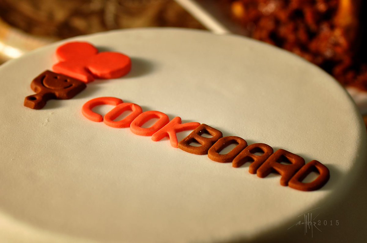 CookBoards's tweet photo. Cookboard Fondant cake!! #cookboard #food http://t.co/TjowQkANjT