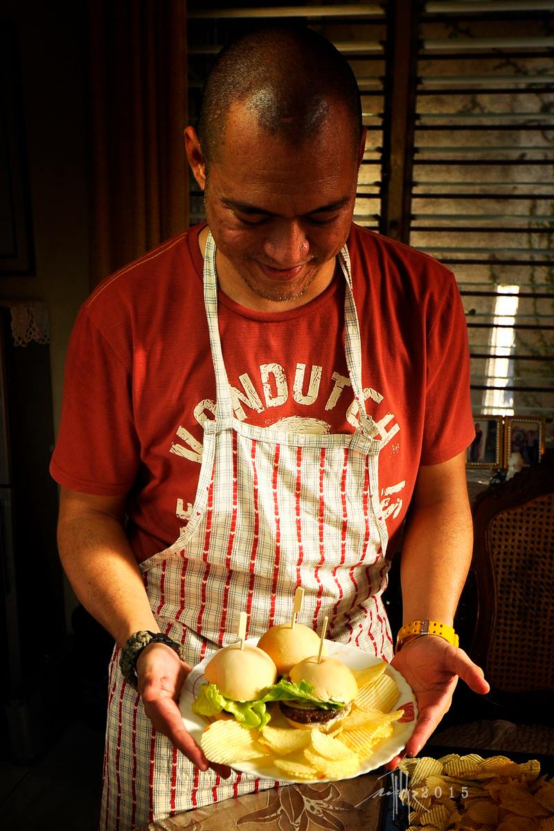 CookBoards's tweet photo. Beef Bacon Sliders by HomeCook Roy Barrientos. #cookboard http://t.co/Rah5t12EH1