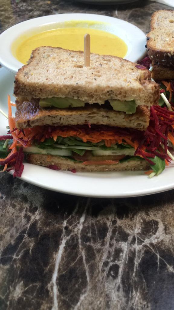 MVPMarkRocha's tweet photo. Ate this for lunch yesterday and today it tasted 1000x better today 😂 http://t.co/80VHNQ2bU2