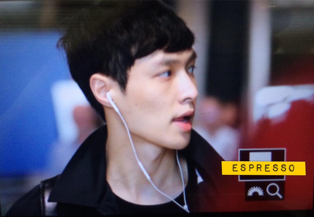 LAYLINE1991's tweet photo. [PREVIEW] 150420 #LAY -Beijing Airport (Cr.Espresso) http://t.co/ooCHVoTKUx