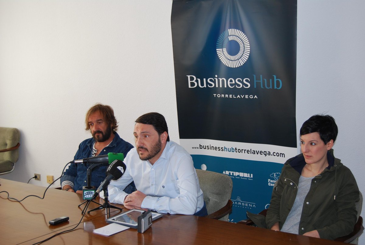 PiuComunicacion's tweet photo. En Rueda de Prensa presentando  #wakeupBHT con @BusinessHUBTorr @icukohs #PortusBlendiumBeer y #Asas &amp; #Mitupi http://t.co/r6KAuzR96O