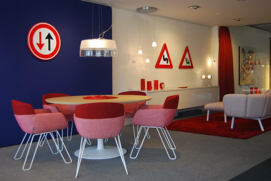 En voor wie niet naar #salonedelmobile2015 in Milaan gaat: de #ROODshow van #artifort staat tot 9 mei in #Bilthoven!