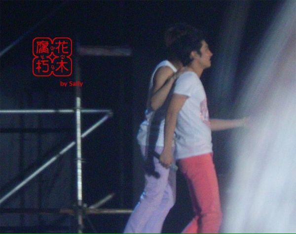 sheracassiopeia's tweet photo. When you see Jaejoong &amp; Changmin ❤️ http://t.co/YtBdemMuhj