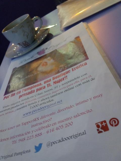inpoluto's tweet photo. Puede que sea un café muy caliente ... @pecadoooriginal @ARTEA_PAMPLONA http://t.co/R0hspDmTbp