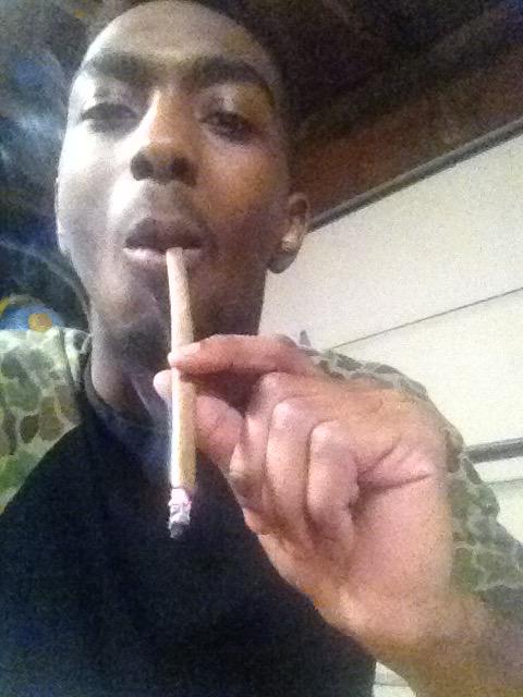 Merkymerc96's tweet photo. @TavonMarquis happy 4/20 #Extendoo http://t.co/AYNM4pkY9x
