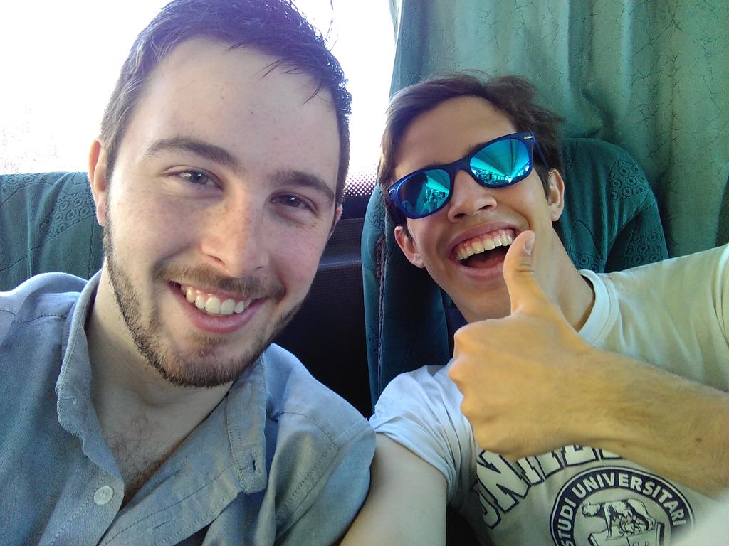 PerchasFilms's tweet photo. ¡Camino a Madrid! @featherpunk @ruixoc http://t.co/GbV2zpLwrC