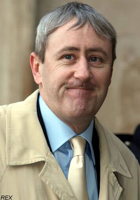 Here\s wishing the marvellous Nicholas Lyndhurst a very happy 54th birthday today. One of our finest comic actors. 