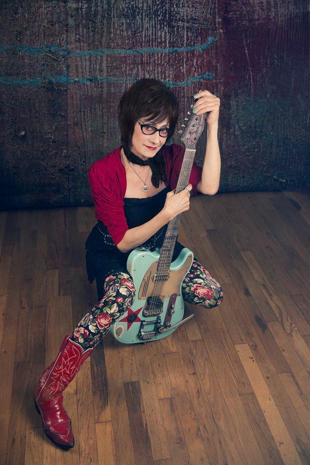 mthrplucker's tweet photo. Another kick as show with Rosie Flores @TheBarBrawlIII @AMERICANADRENAL @CalSunday http://t.co/6IKEsWoV2r