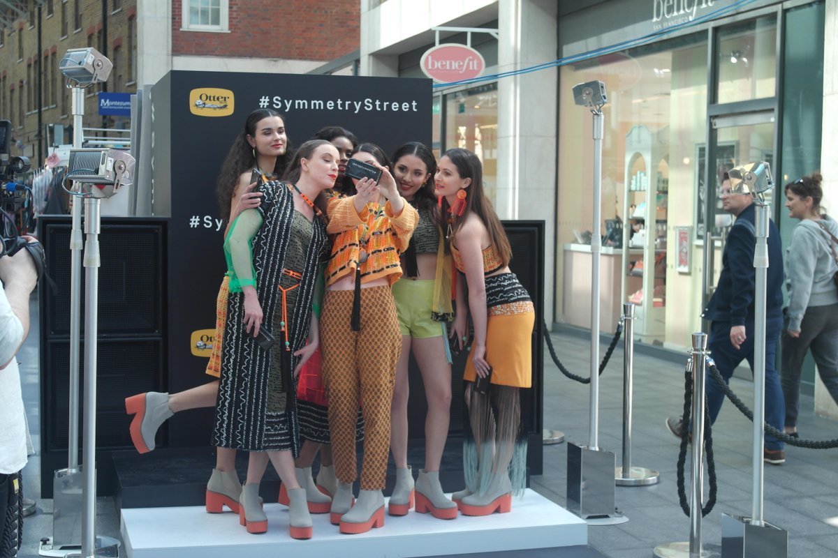 Absolutely loved this collection! #SymmetryStreet  Runway  @A_listedPRgirl #fashion #DesignersoftheFuture #Selfie