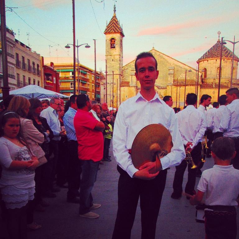 jesusborregon27's tweet photo. una de ayer; en la bajada de la virgen de Araceli, patrona de Lucena como del campo Andaluz viva nuestra madre!!! http://t.co/VrTSEiS4Pw