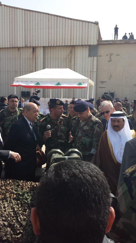 الجيش اللبناني تسلم الدفعة الأولى من العتاد الفرنسي ضمن الهبة السعودية CDBIf7SWYAAPvZ_