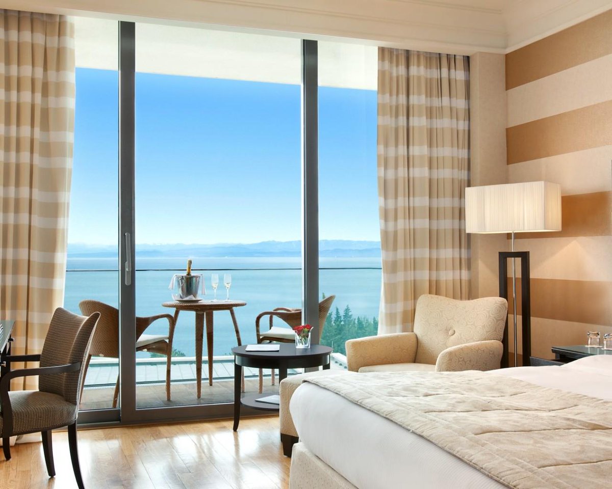 Explore_Croatia's tweet photo. If you are coming to #Croatia go check this few most amazing #hotels we pick for you 
#sleep 
http://t.co/MktY13xD3t http://t.co/51s6uUh8An