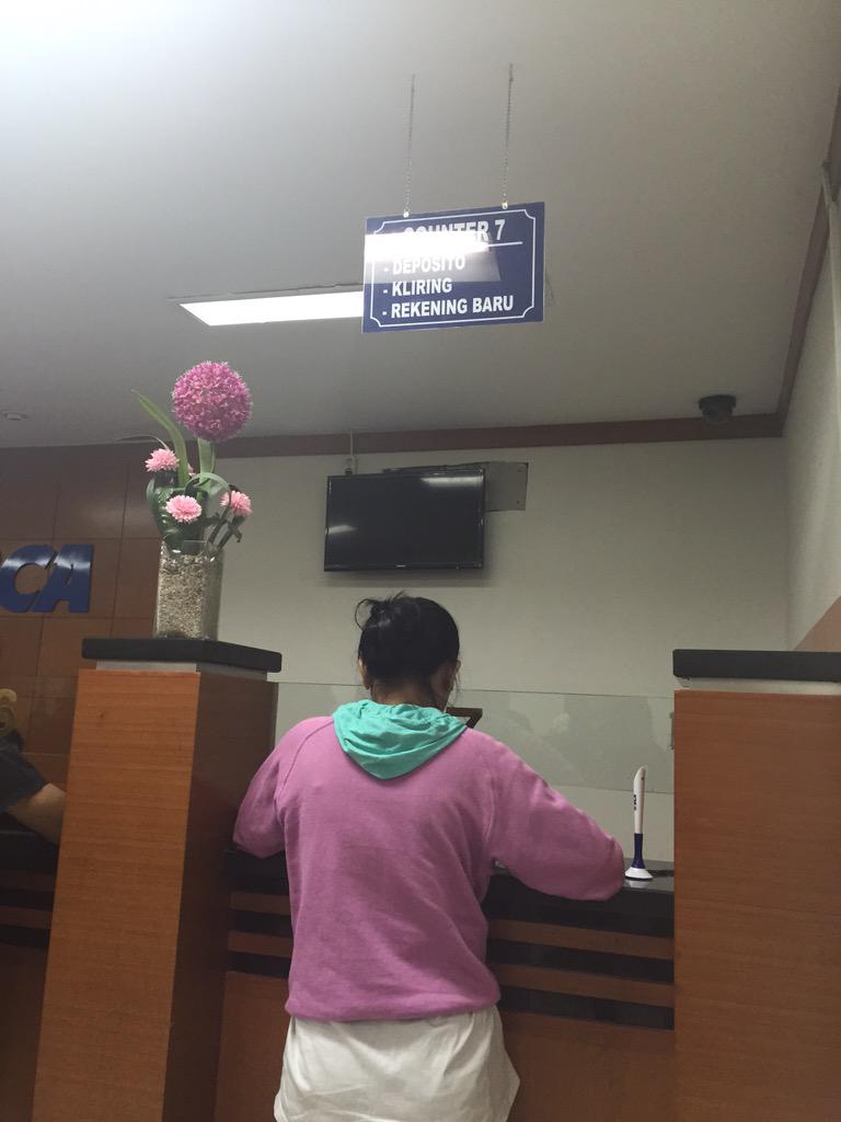 juliaperrez's tweet photo. Lagi mau rampok bank 😜😜😜😜😜😜 http://t.co/f8Cm1RIUbC