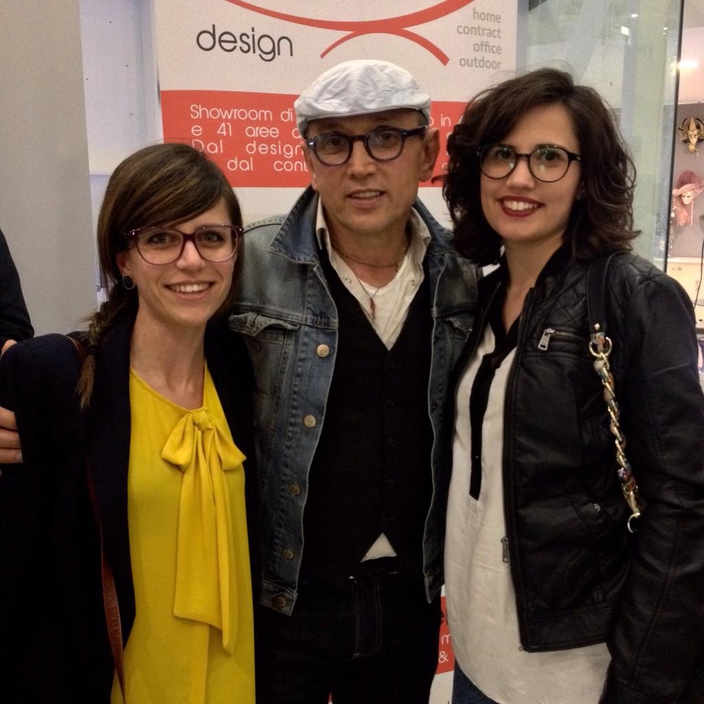 NicolettaVi's tweet photo. Siiiii!ce l'ho fatta ad avere la foto!:)))))) grande @barbierichef http://t.co/2anw6syjBB