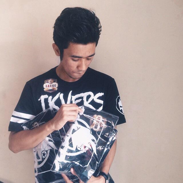 Silahkan order guysss , kaos ikvers nya 👌
