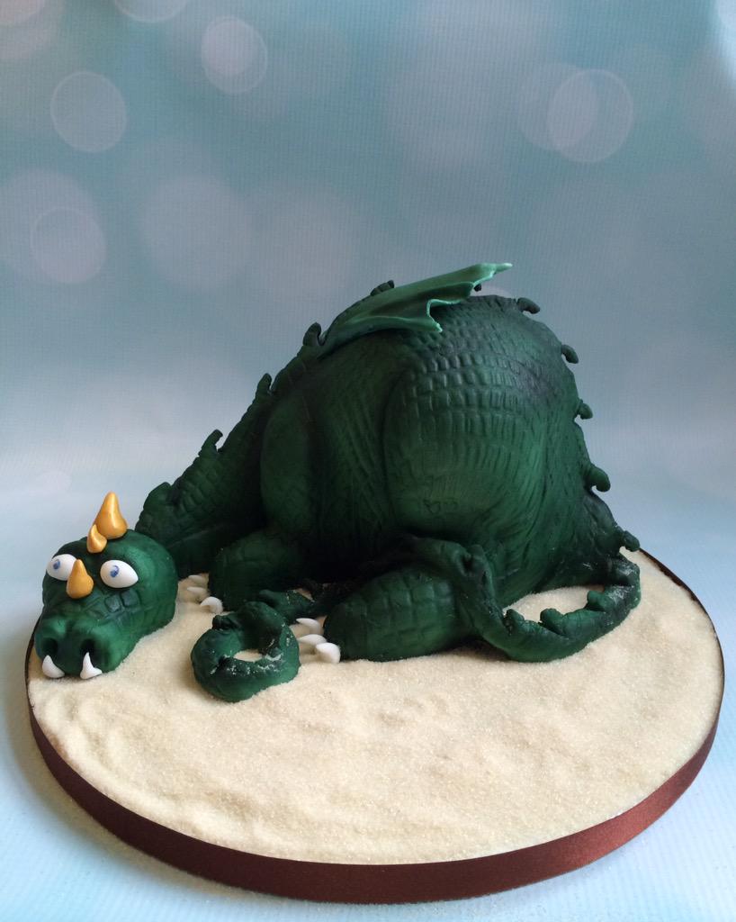 e_mizzler's tweet photo. Cake! #LetThemTweetCake http://t.co/rGu5UH1QoJ