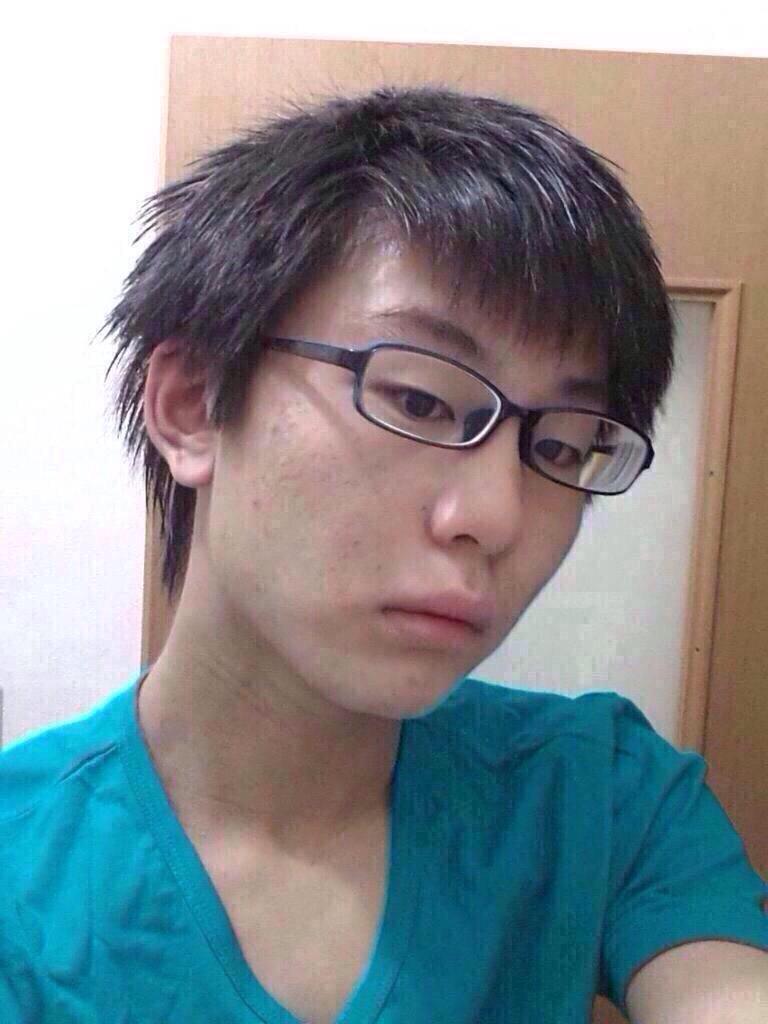 ffff4649ffff's tweet photo. 例の捕食ちゃん

学校でのボッチキャラ的な
それ以外は何も思わない。 http://t.co/GCfEkcGOh6