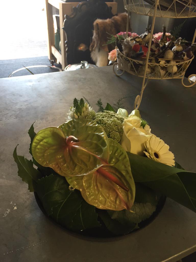 Mooi bloemstuk wie het eerst reageert mag het ophalen voor 11 uur