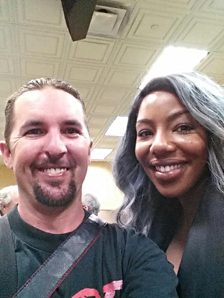 SmokeandPaperCO's tweet photo. @IamCharloGreene Happy 420 from #CannabisCup2015 It was a pleasure meeting you. #FuckIt #FourTwentyWeekend http://t.co/Sym14DGLTJ