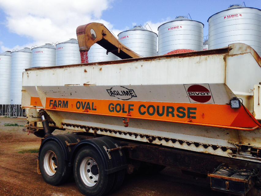 bigchamo16's tweet photo. Rana Faba's loaded at #AGFSeeds today and delivered direct to farm for planting tomorrow. #plant15 http://t.co/ALKGDCv3qW