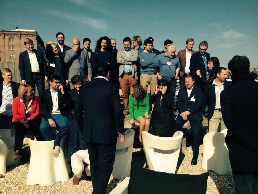 Alle producenten verzamelen! #groepsfoto <a href="/THarbourClub/">The Harbour Club</a> #overzichtsproeverij