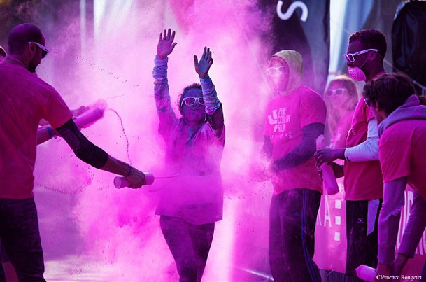 IEJ_Paris's tweet image. EN IMAGES - #ColorRunParis par notre étudiante @ClemcR, jamais sans son appareil &amp;gt;&amp;gt; instagram.com/clemcphoto/