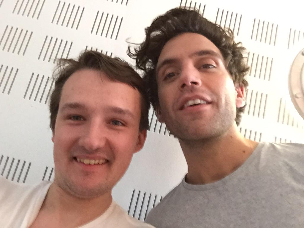 RemyBuisine's tweet photo. Un grand plaisir de recevoir @mikasounds à la radio ! Merci pour ta gentillesse. #Mika #TheVoice http://t.co/WceRxLVfsp