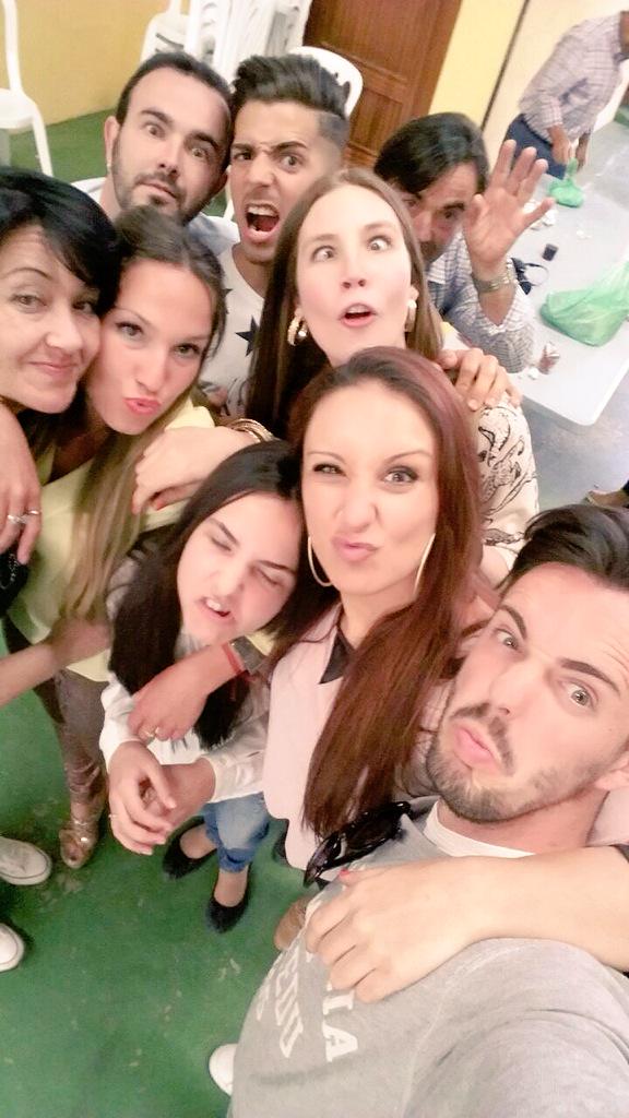 MarinaGV's tweet photo. 😂😂😂domingo de cumple #babacoa  👌🙈 http://t.co/t5vzK6uHvE