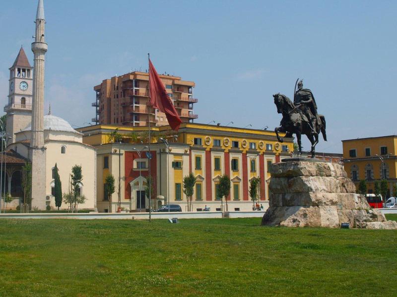 albtoursd's tweet photo. #tirana #Albania #GoodMorning Buen inicio de semana! http://t.co/p3B0lomiK5 #Viajes #travel #trips http://t.co/coC608w12l