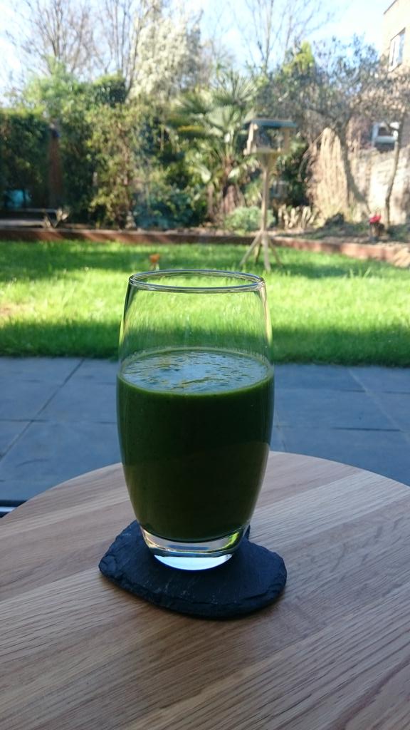 alyfowles's tweet photo. Brain food supersmoothie!! #imgoingtopassthisexamifitkillsme #powerthosebraincells http://t.co/fOsjAfcGmC
