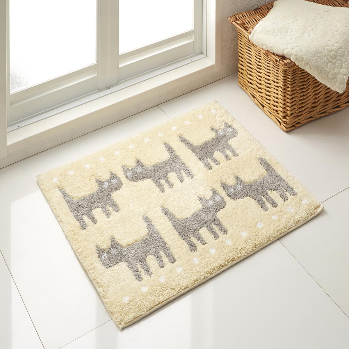 nissen's tweet image. 雨に濡れて体が冷えてしまった方は、お風呂に入ってしっかりあったまってくださいネ！
ここにバスマット置いときますから(^_^)つ□　グランマ
nissen.co.jp/sho_item/regul…