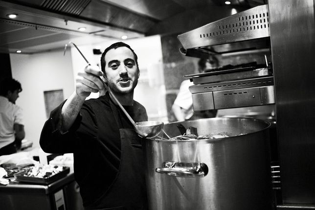 Au <a href="/SpringParis/">Spring Paris</a>, le chef Daniel Rose propose une cuisine heureuse de vivre et culottée lemde.fr/1Ga3HHL