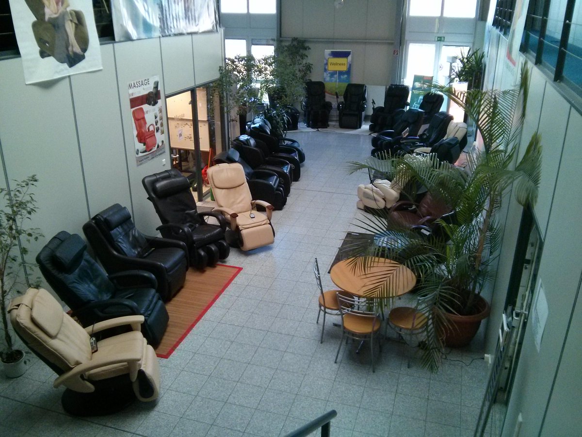 AlphaTechnoGmbH's tweet photo. Europas größte Ausstellung von #Massagesesseln in #Tauberbischofsheim http://t.co/2l8kyJtgSX