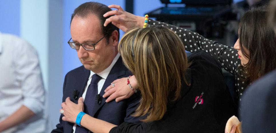 Le_NouvelObs's tweet photo. Hollande ne fera pas "d'excuse publique" au PCF > http://t.co/we1mcUiBn1 http://t.co/r9erp6WEC8