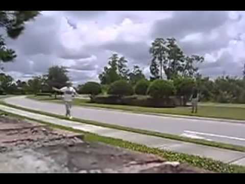 VideosFresh's tweet photo. http://t.co/Ybh4VZUXQj - How will they react drivers of cars in front of two ... - #Funny #FunnyVideo #VideoFresh http://t.co/PXp9LZVnqJ