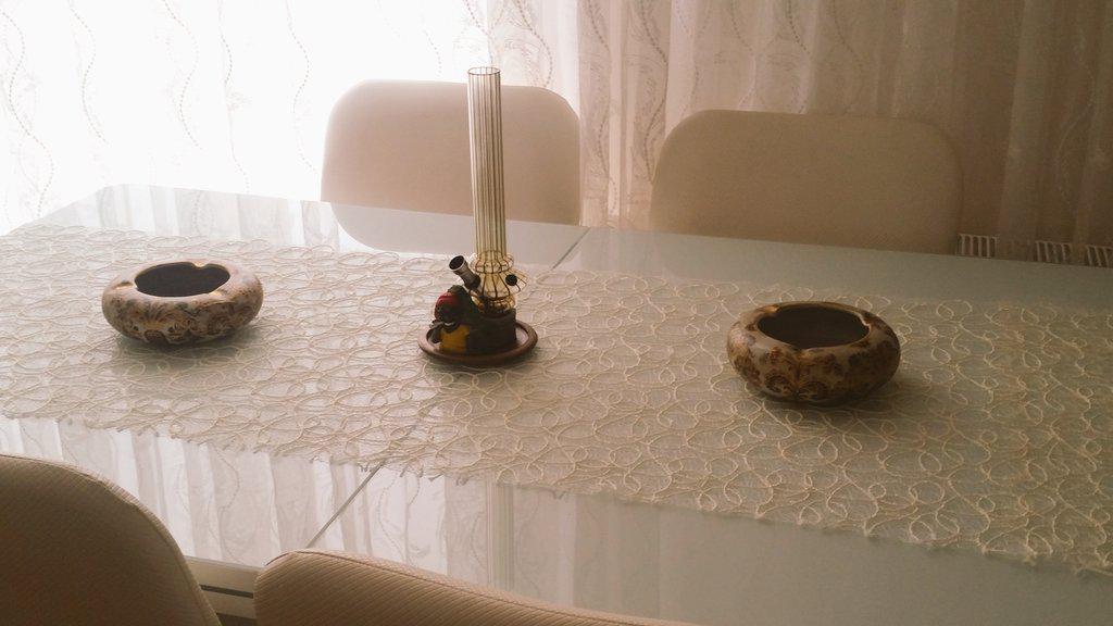 Anneme yakalatınca korkudan süs dedim tutmuş salonun ortasına koymuş Allahım sen affet