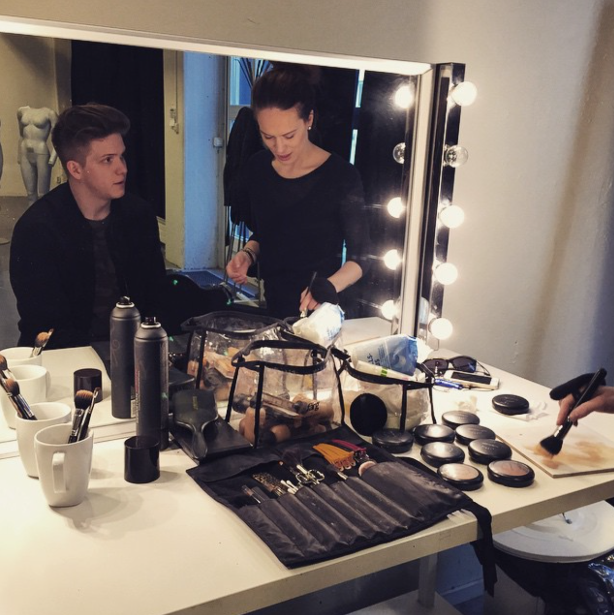 RockRiderRecord's tweet photo. Photo shoot day with JTR ! #JTRme http://t.co/OVP2tJ4swi