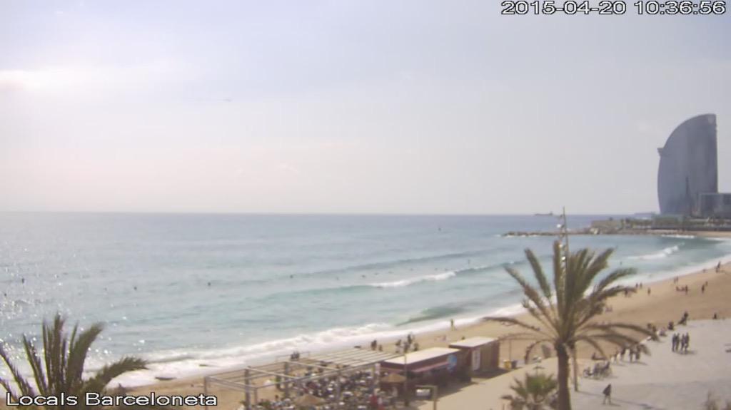 BalminsClassic's tweet image. Parece que el #Mediterraneo nos brinda un pequeño baño!! #surfcity #Barcelonasurf #surf #longboardsurf