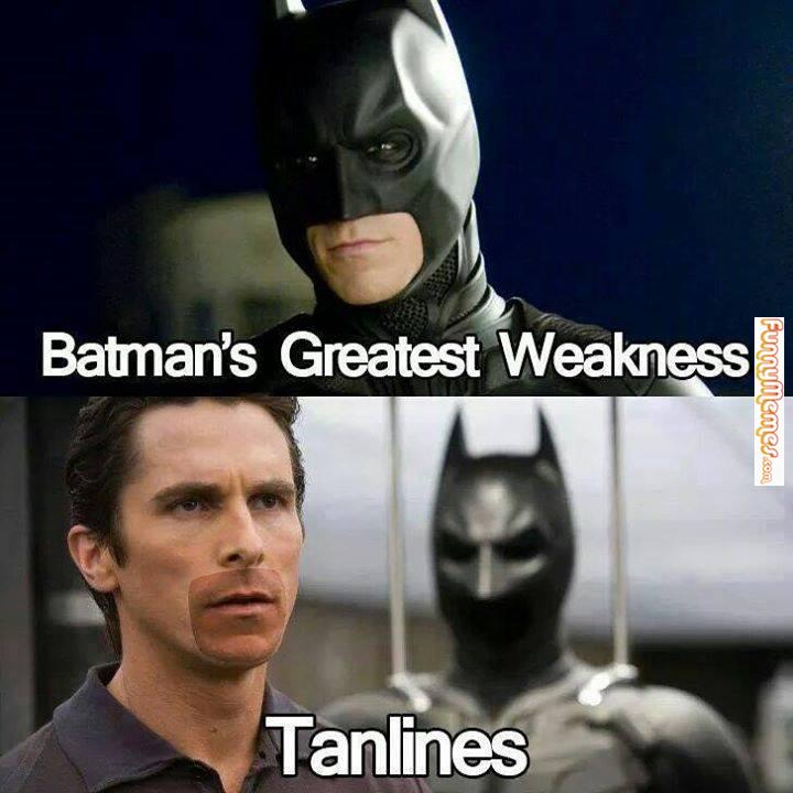 Humour_LMAO_'s tweet photo. #funny #Batman #tanlines http://t.co/yC0bB18KHj