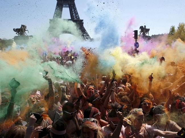 d_leonor's tweet image. Le meilleur du week-end sportif avec de la #ColorRunParis, du @PSG_inside et un même #chat : bit.ly/1Iwvcvl