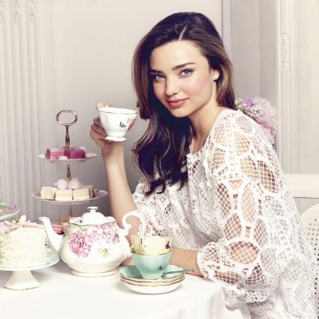 Happy birthday Miranda Kerr, time to celebrate with a nice cup of tea (& cake)  