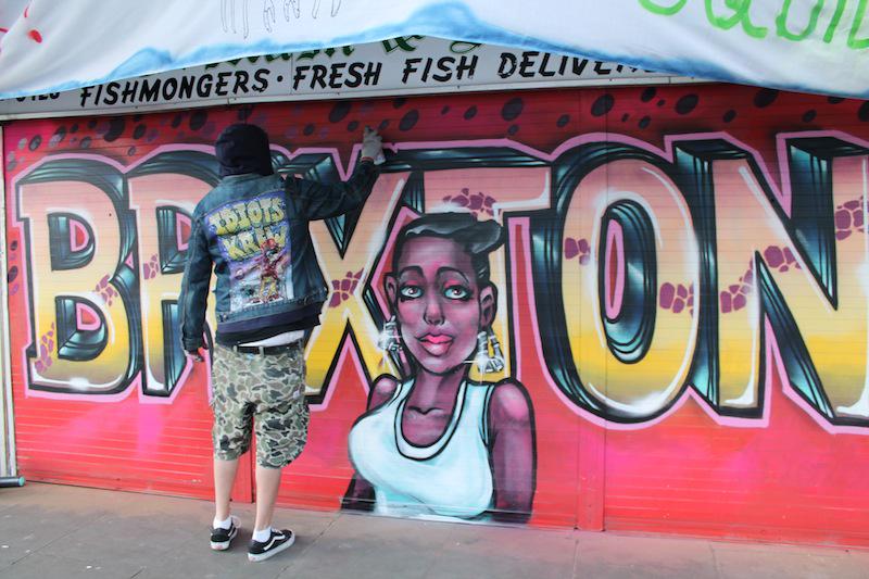 BrixtonBlog's tweet photo. New #SaveBrixtonArches art going up yesterday - check it out... cc @thisonesart @tizerone @Thisisidiom http://t.co/QAKmnsGsr7