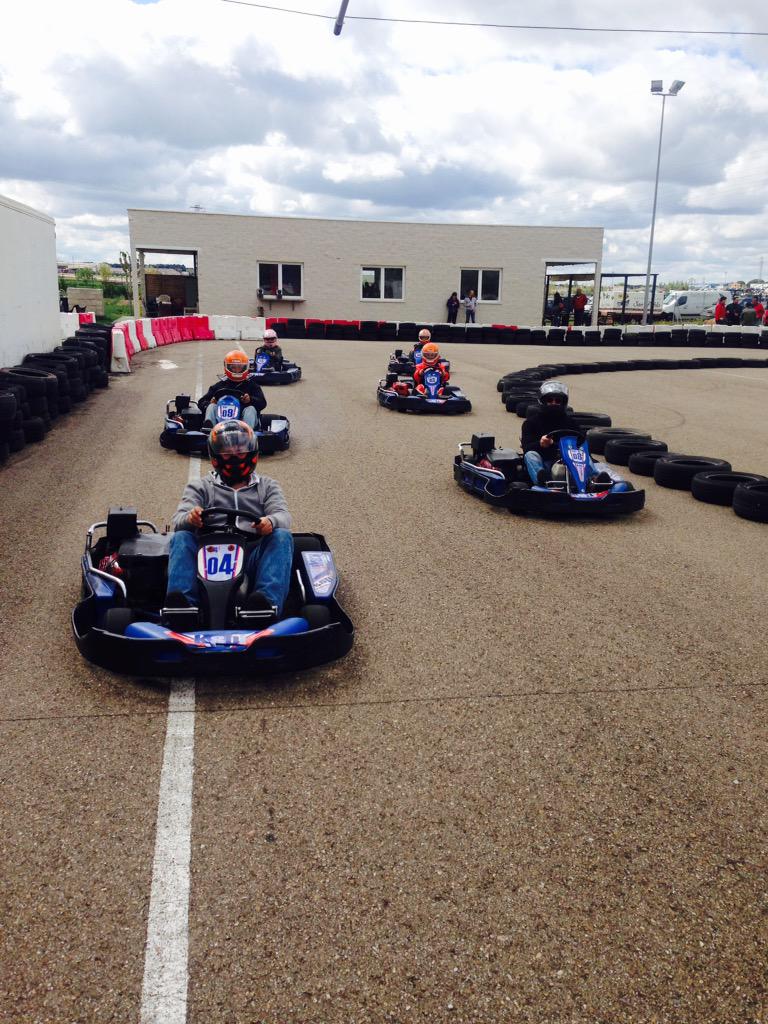 KartingSanPablo's tweet photo. #DOMINGOKSP
#quedadadevespas http://t.co/UsZfNJggO8