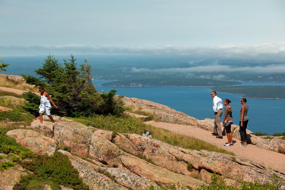 BarackObama's tweet photo. "Let us seize this opportunity to experience all our great outdoors has to offer." —President Obama #FindYourPark http://t.co/Ars1nVGcxF