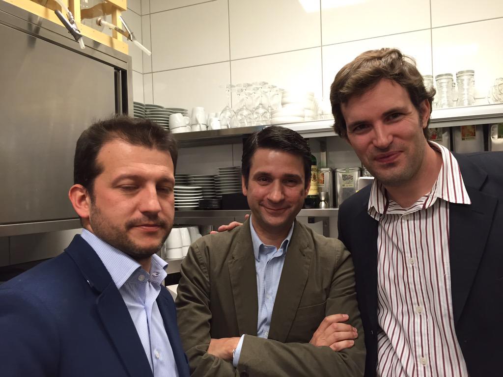 tristan_olphe's tweet photo. The spanish #JRE team at #JREcongress15 in @RestaurantOne kitchen @Cafe1907 @Xavier_Sala_ @RamonDios1 @viavenetobcn http://t.co/vKrW6LBwcm