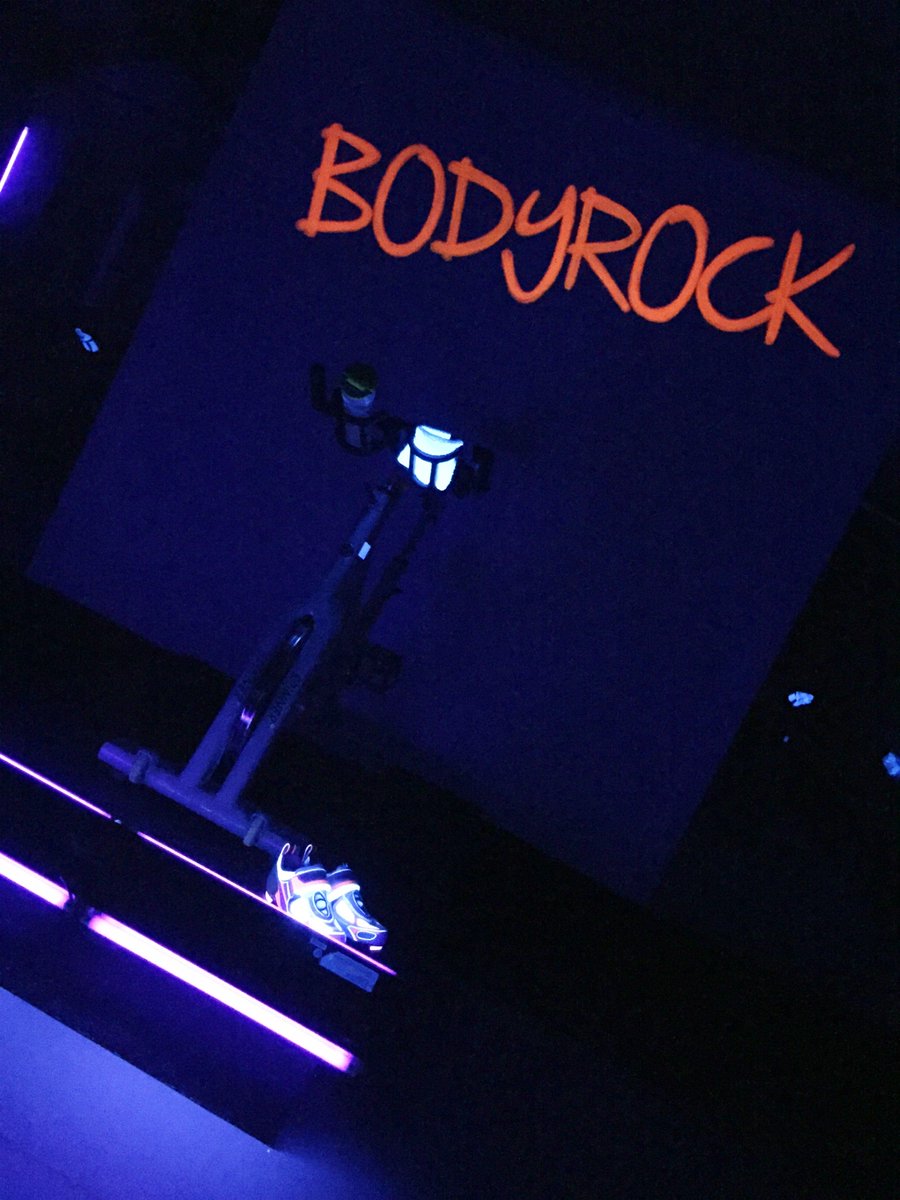 Bodyrock_Studio's tweet image. Inside our studio #blacklight #neon #spin #studio #bodyrock